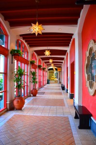 A long hallway separates the registration area from the restaurants, lounges, and shopping.