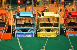 Reminds me of the animal cracker boxes of yore....