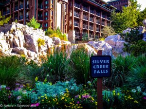 How can you not love the landscaping here?