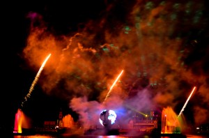 The picture isn't great - and I needed a wider lens - but if you're after serious IllumiNations photographs, this would be a great use of a FP+.