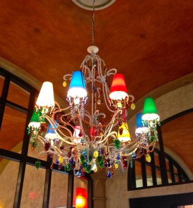 I love this chandelier.